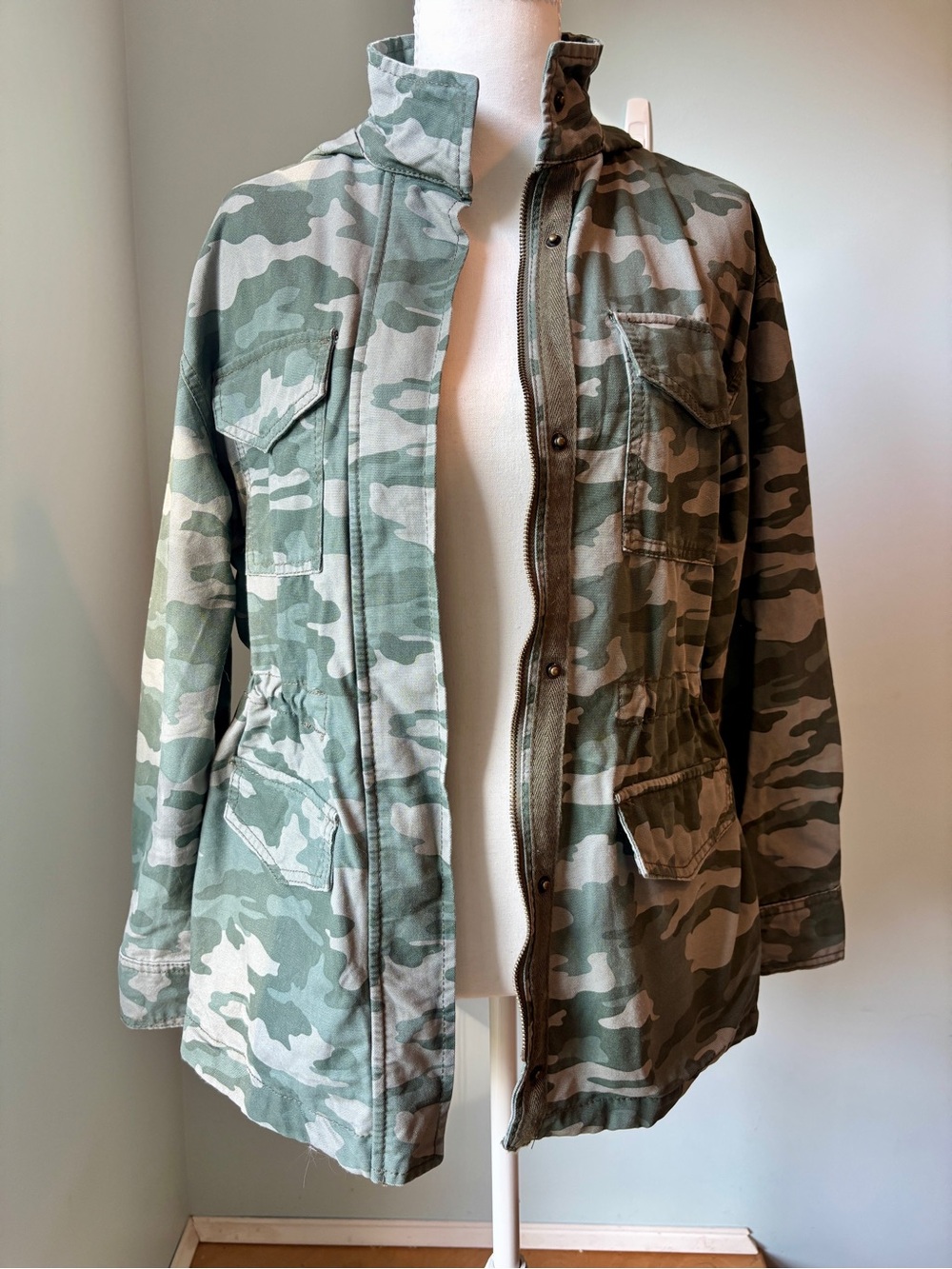 Women’s Universal Thread Utility Jacket - Green Camouflage - Size XS